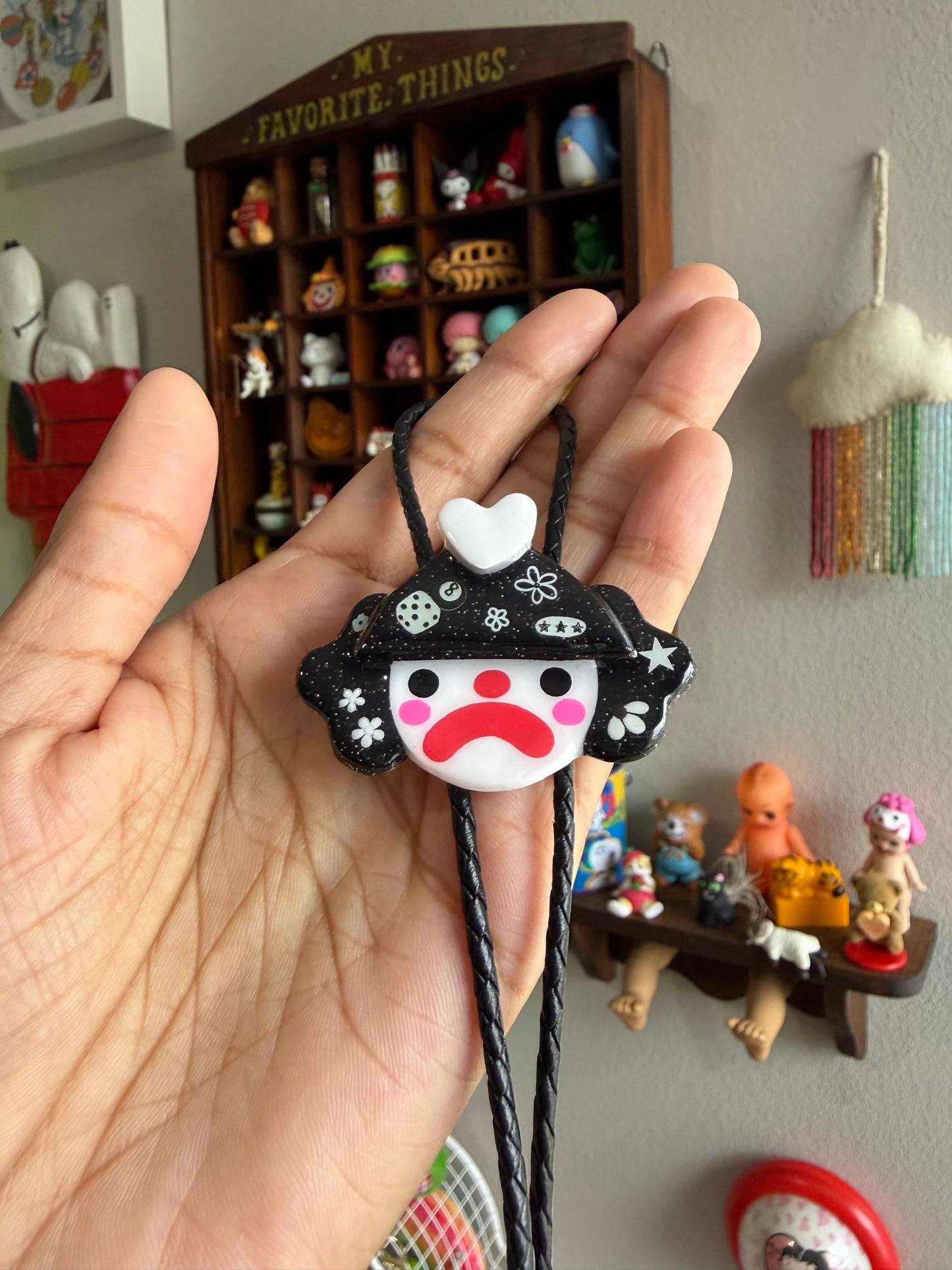 Nikki Clown Bolo