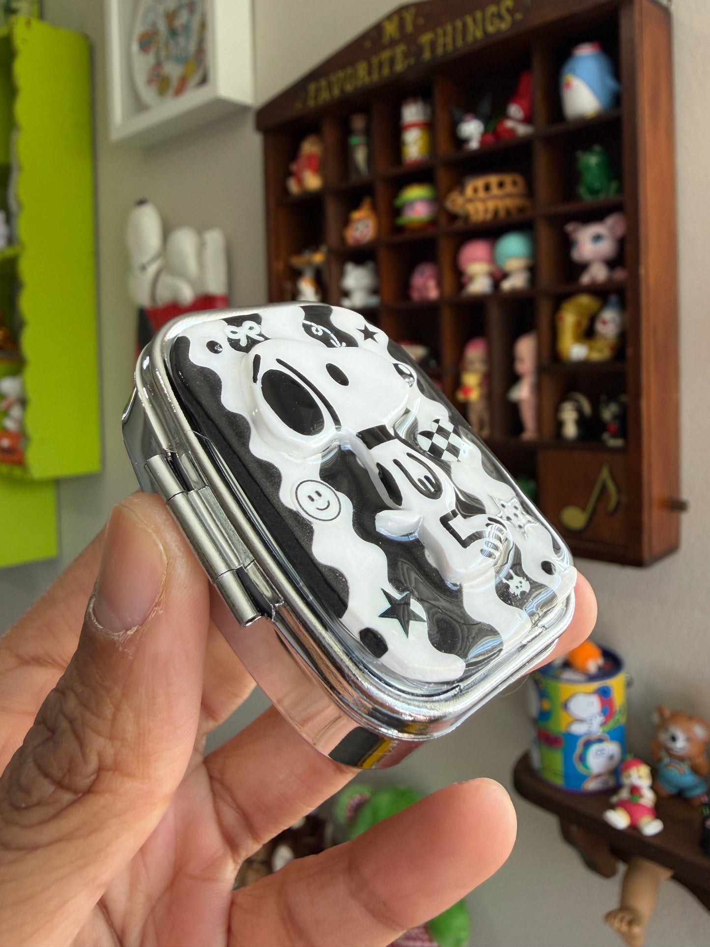 Wavy Snoopy Pill Case