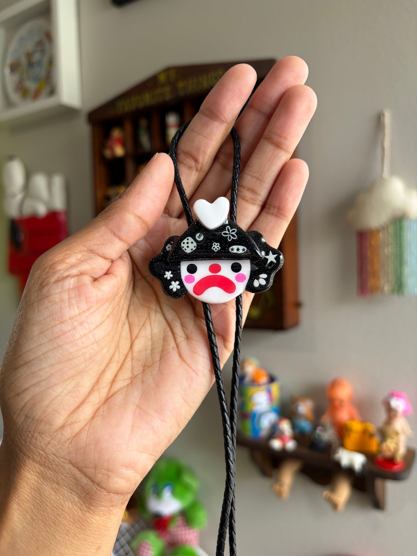Nikki Clown Bolo