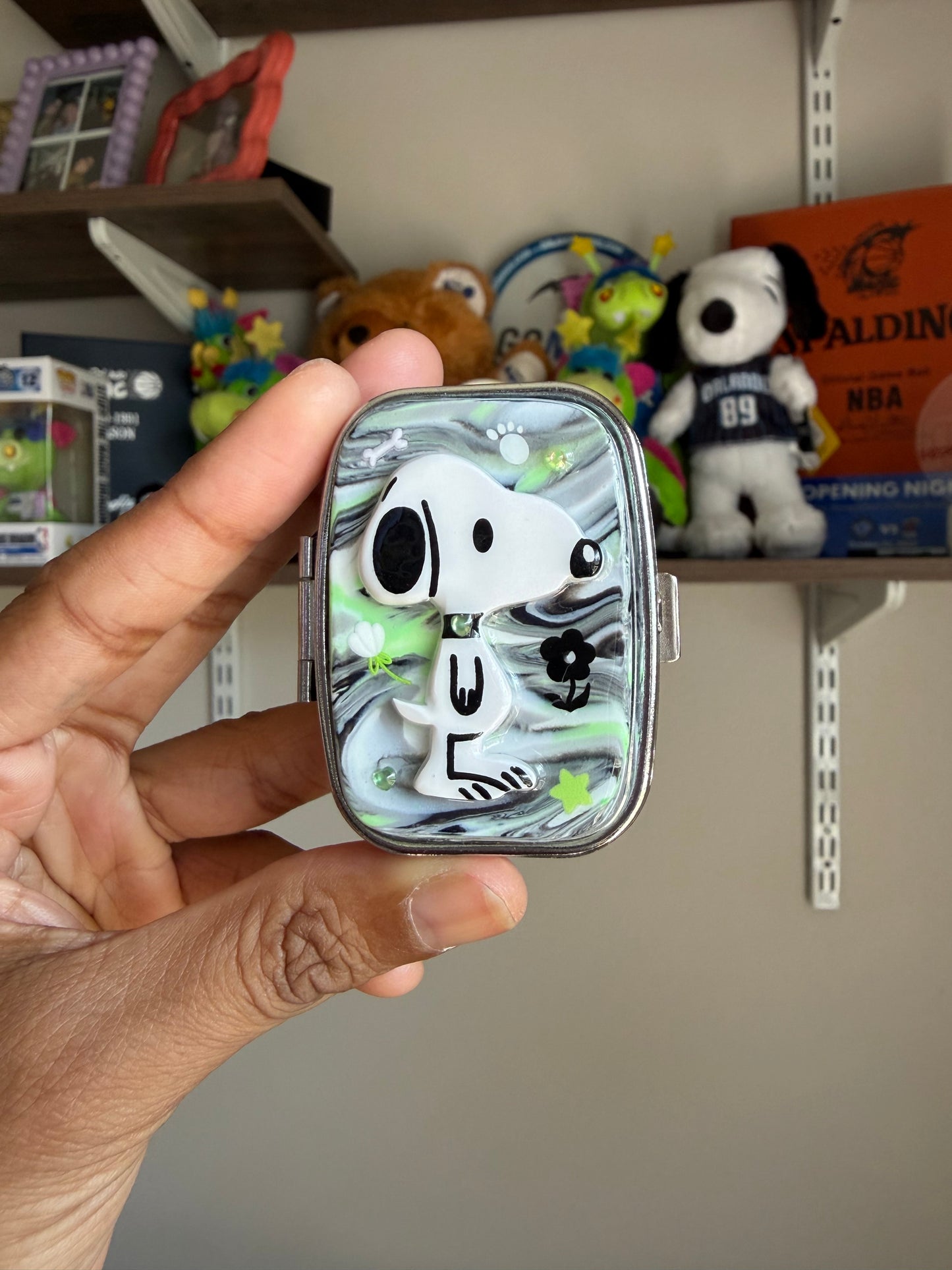 Agender Snoop Pill Case
