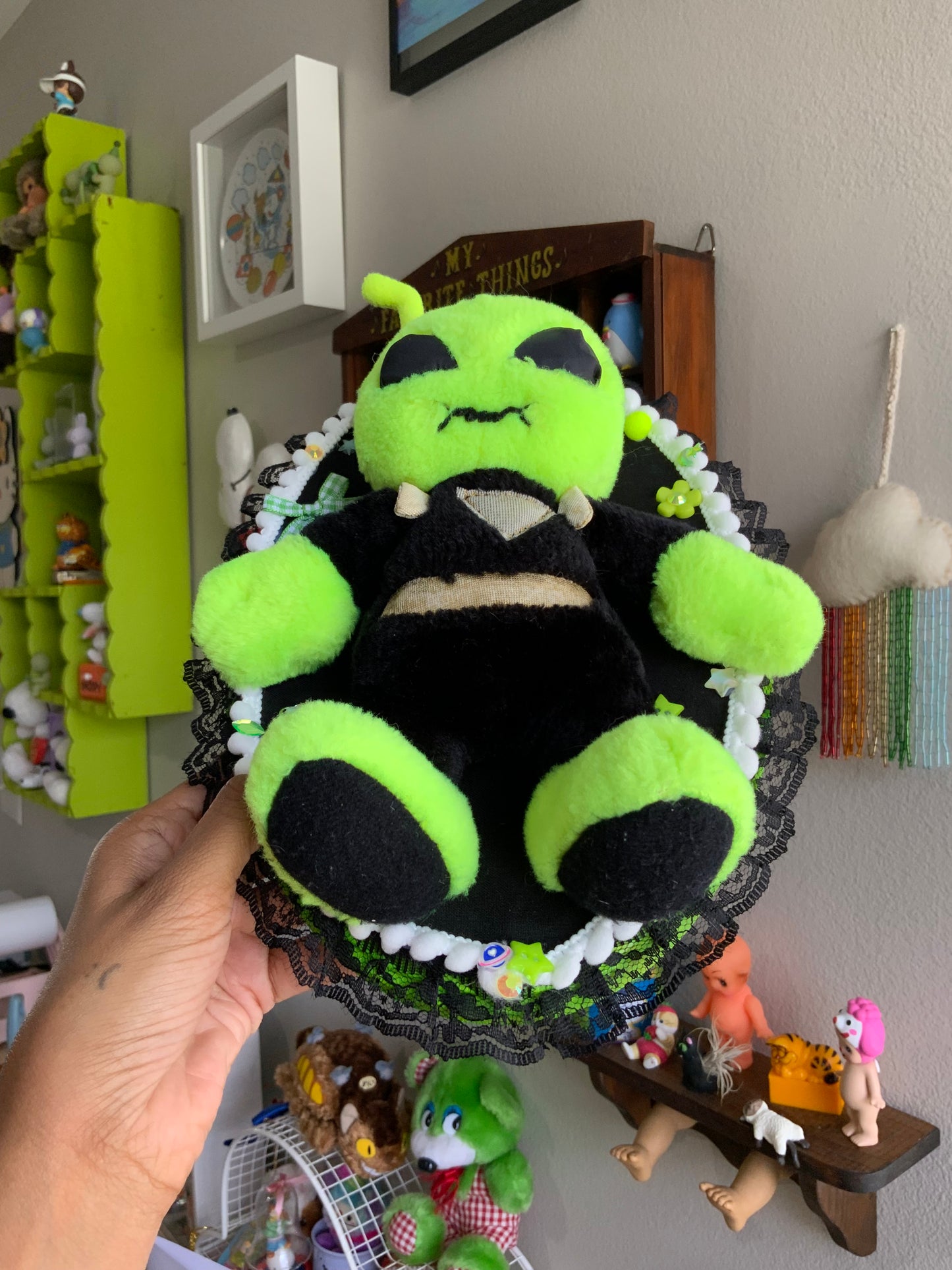 Alien Love Call Plushie Taxidermy