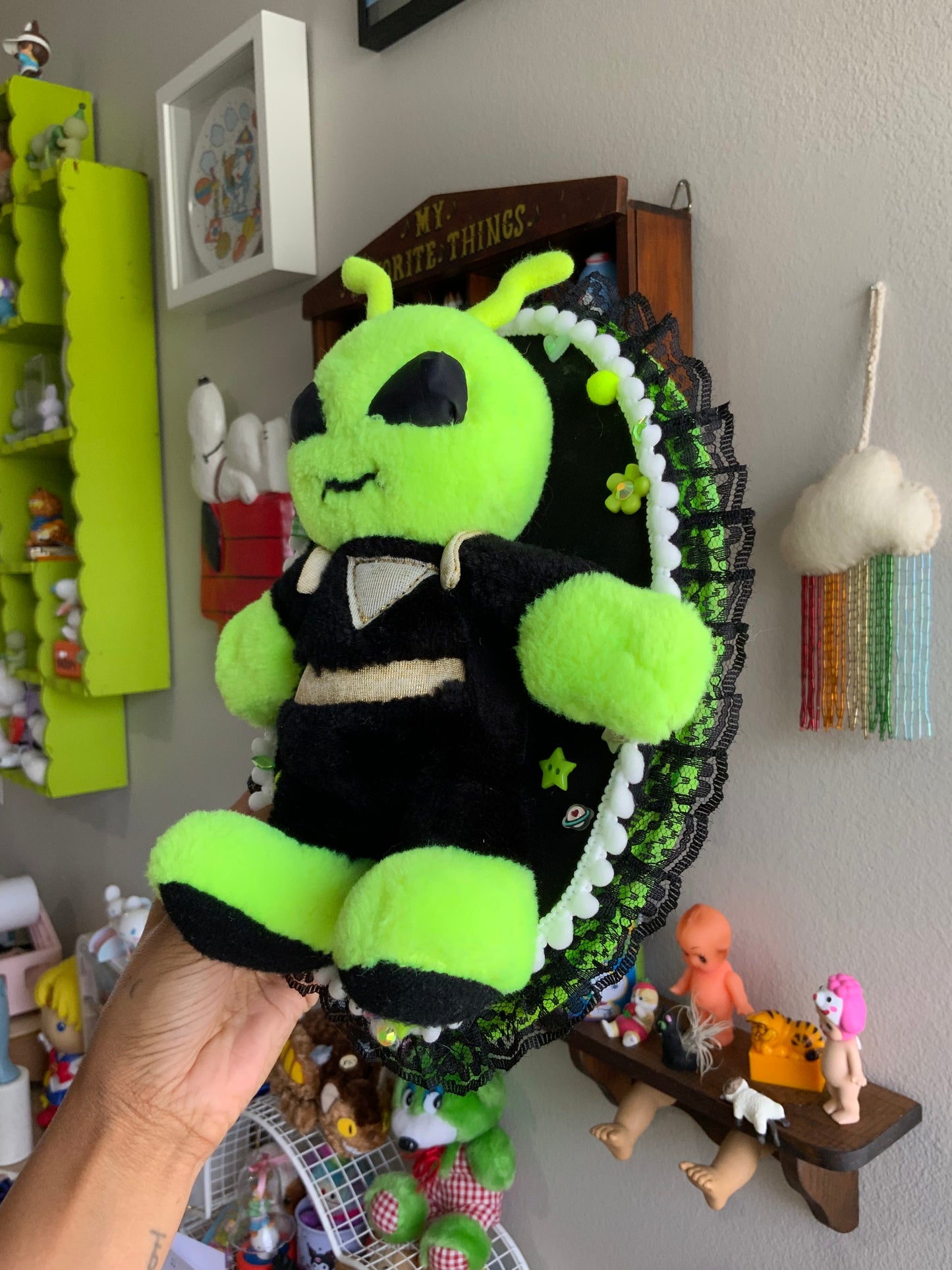 Alien Love Call Plushie Taxidermy