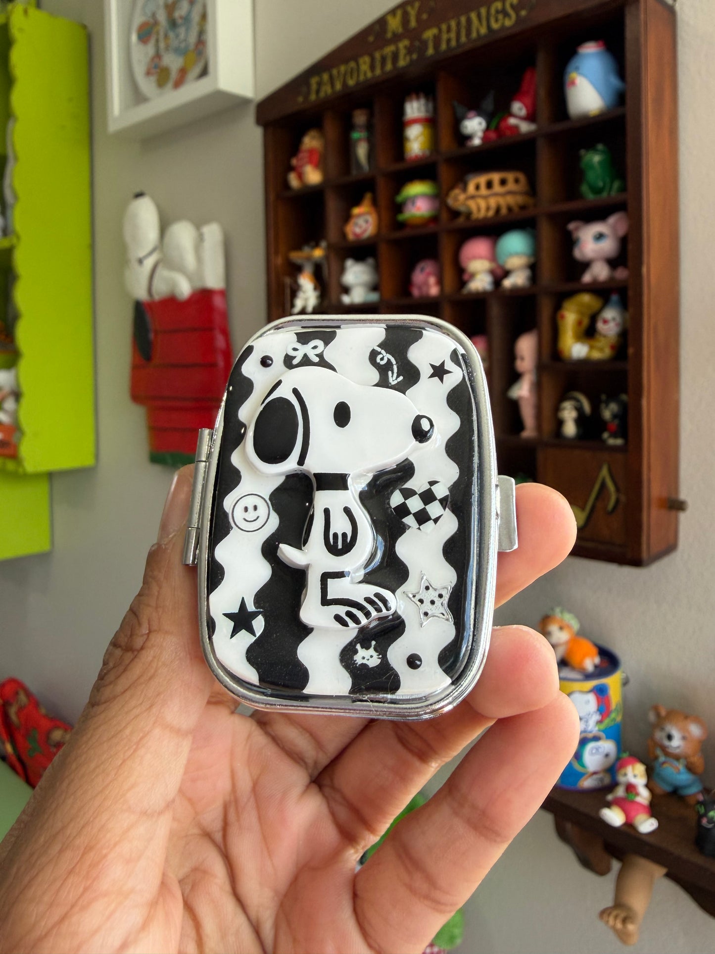 Wavy Snoopy Pill Case